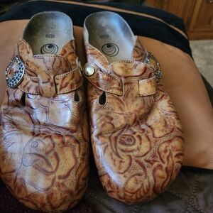 Artisan Floral Embossed Leather Sandals